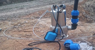 Установка дренажного насоса в Саяногорске - услуги от СантехДомСнг, расценки от 3103 рублей