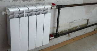 Установка биметаллических радиаторов отопления в квартире в Саяногорске - от 2069 руб.